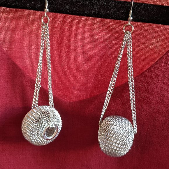 NWT - Mesh Drop Earring - Picture 1 of 6